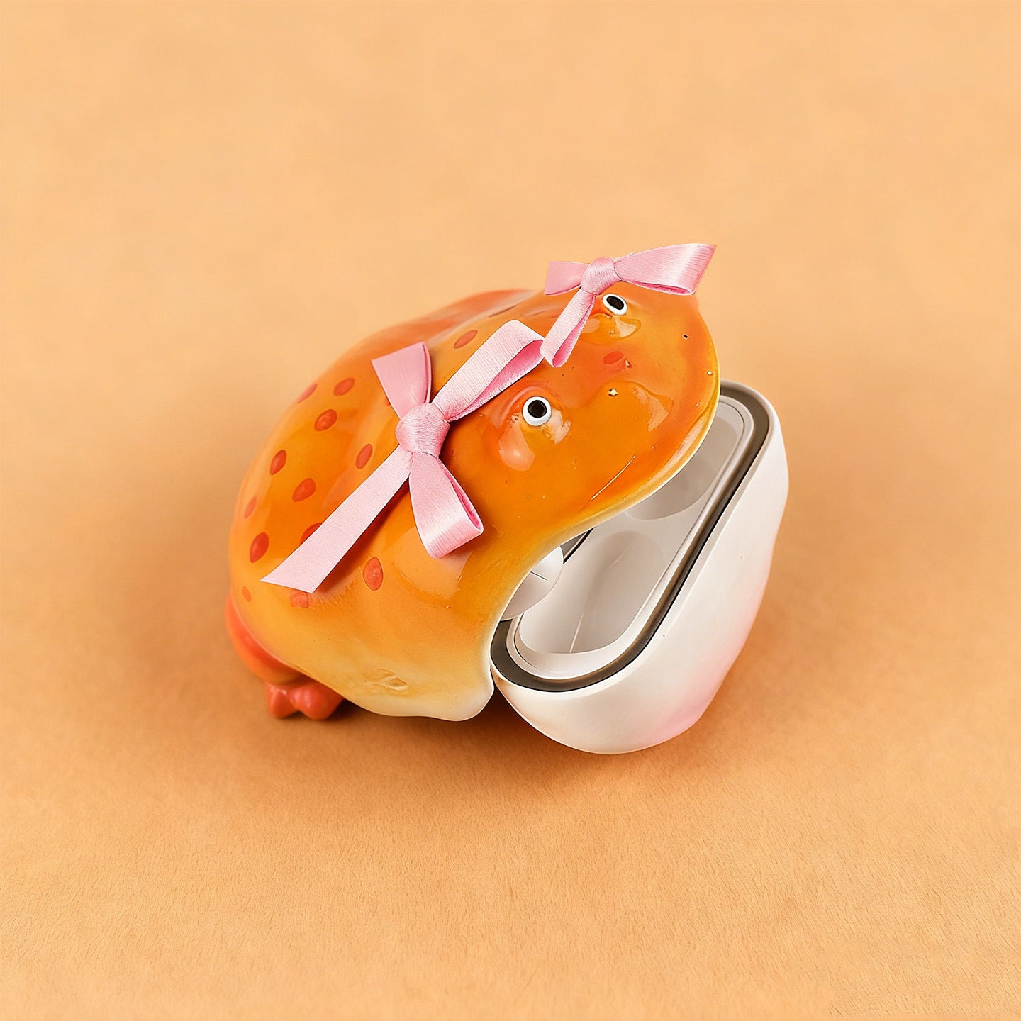 Creative Bowknot Crown Frog Earphone Case