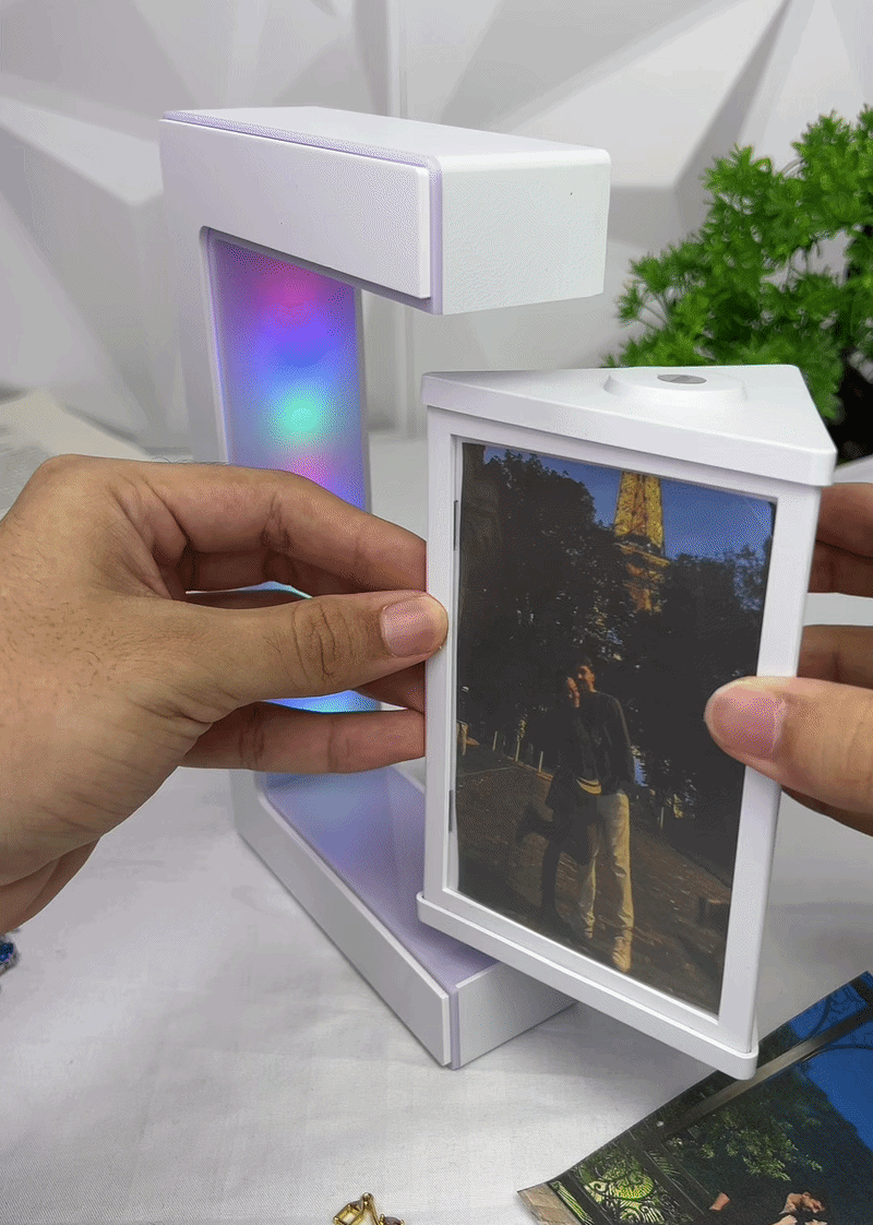 Where your love floats - Magnetic Levitating Photo Frame