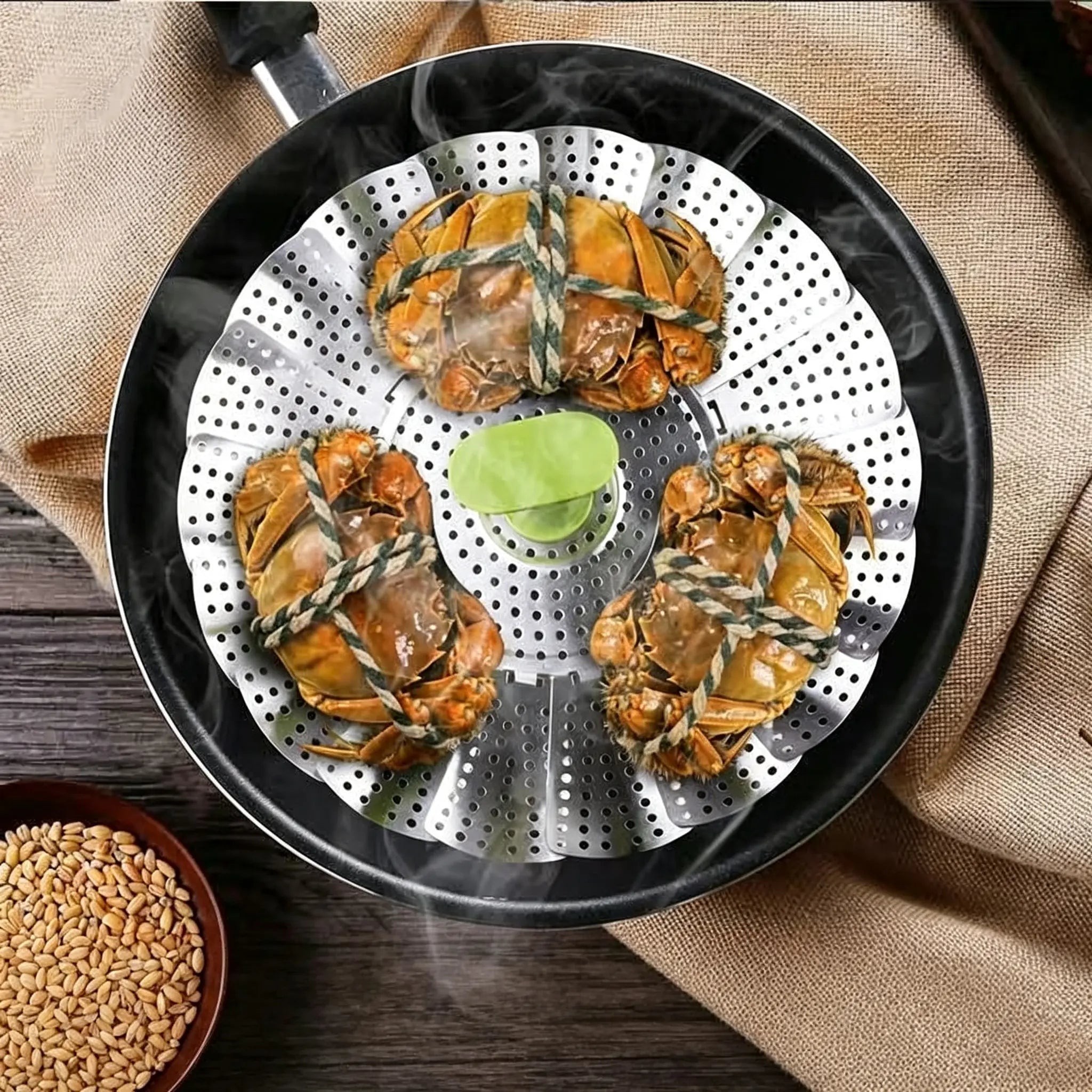 Expandable Stainless Steel Steamer Basket with Extendable Handle, Folding Insert for Various Pot Sizes
