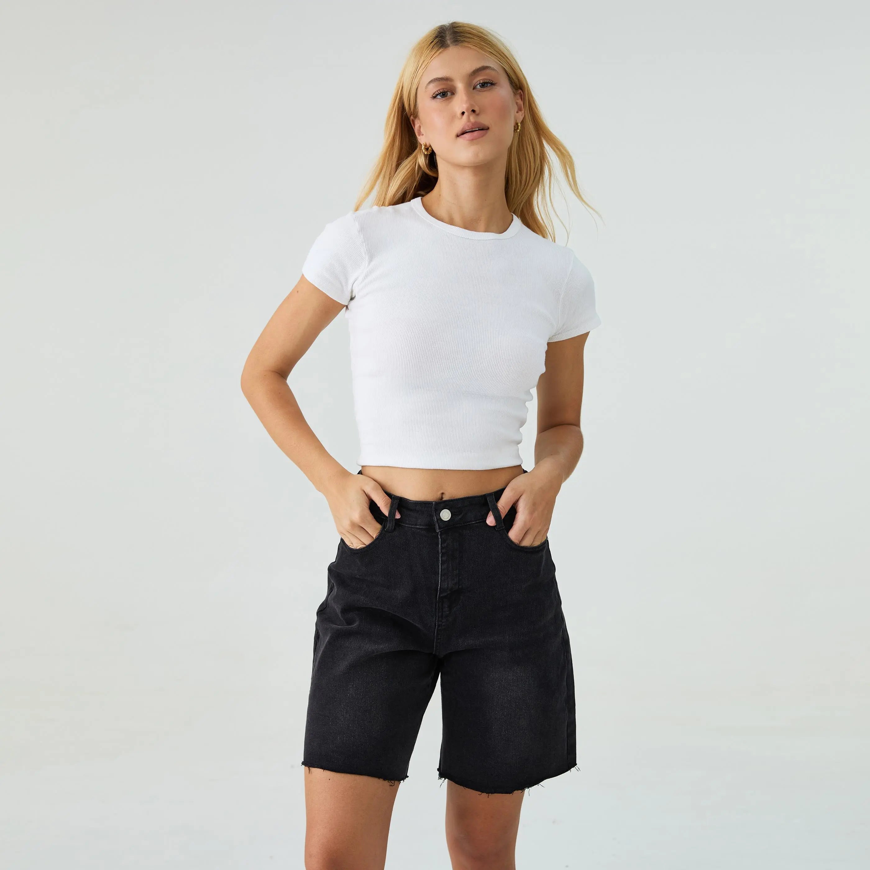 Women's Vintage Mid-Rise Tassel Hem Denim Bermuda Shorts, Stretch Baggy Casual Jean Shorts for Everyday Wear